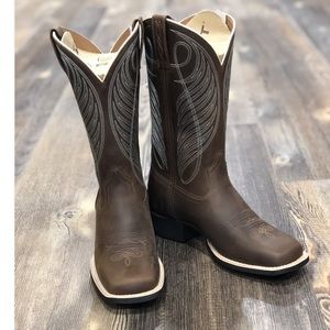 Ariat Women’s Round Up Square Toe Boot